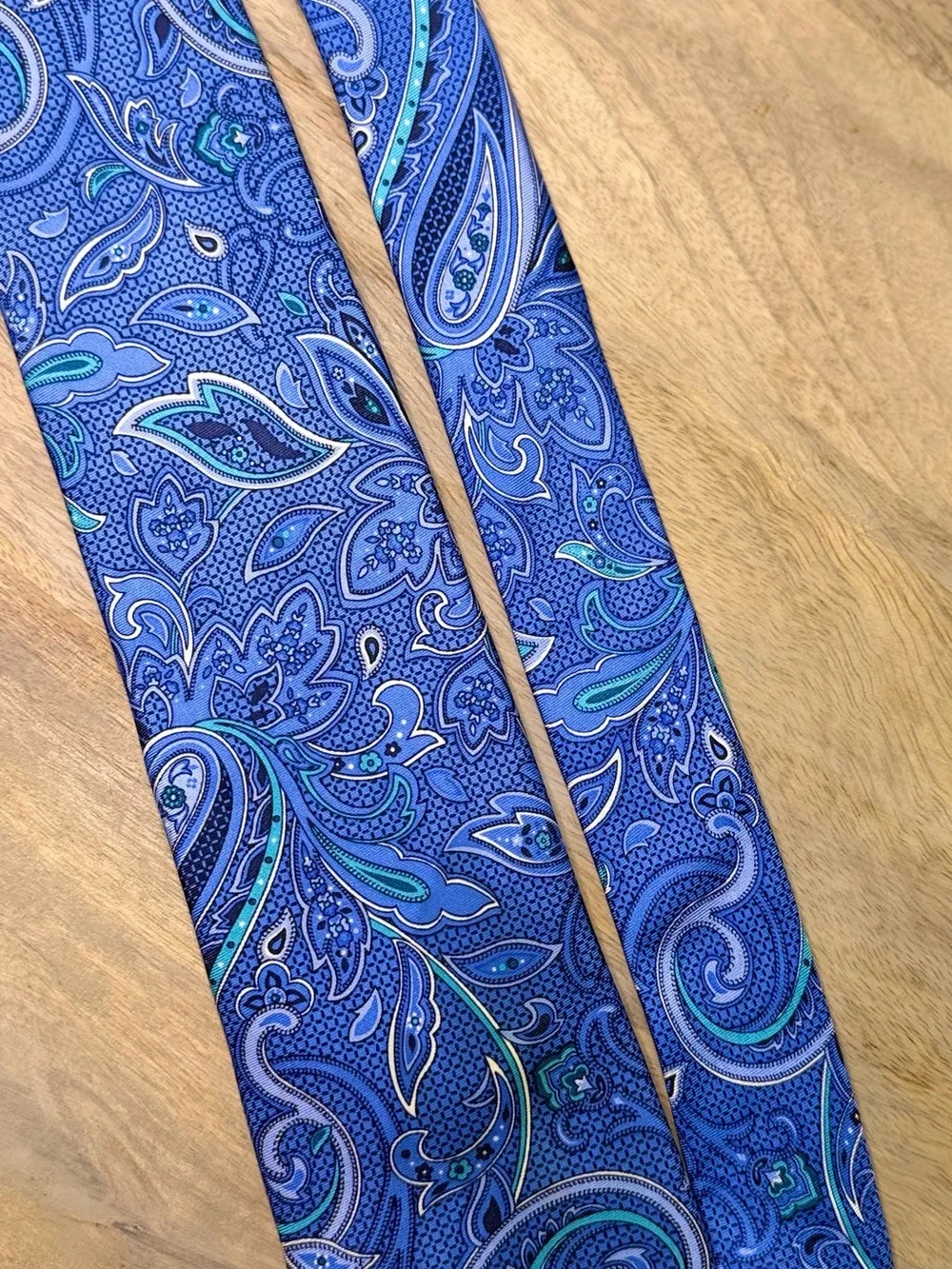 Michael Kors Men's Blue Paisley Silk Tie - Classic Floral Pattern